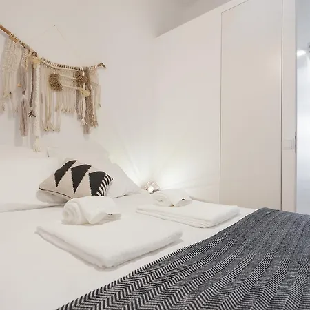 Appartement Native Tribal In By Cozzy Homes