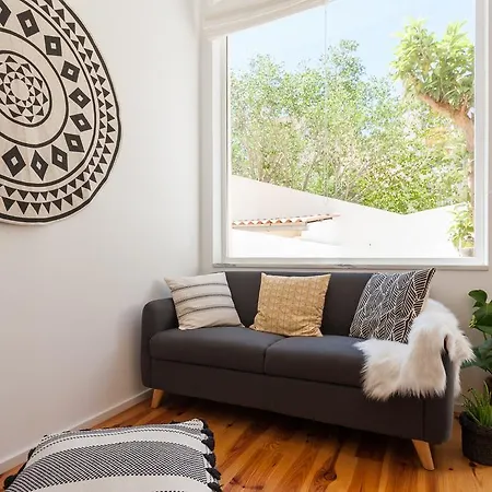 Daire Native Tribal In By Cozzy Homes Lisboa