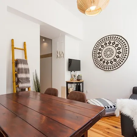 Native Tribal In By Cozzy Homes Daire Lisboa