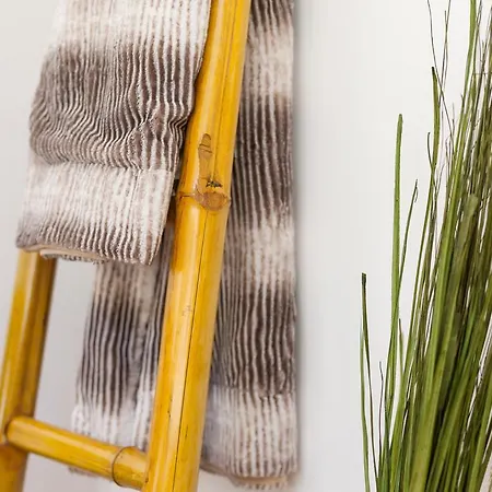Native Tribal In By Cozzy Homes Appartement